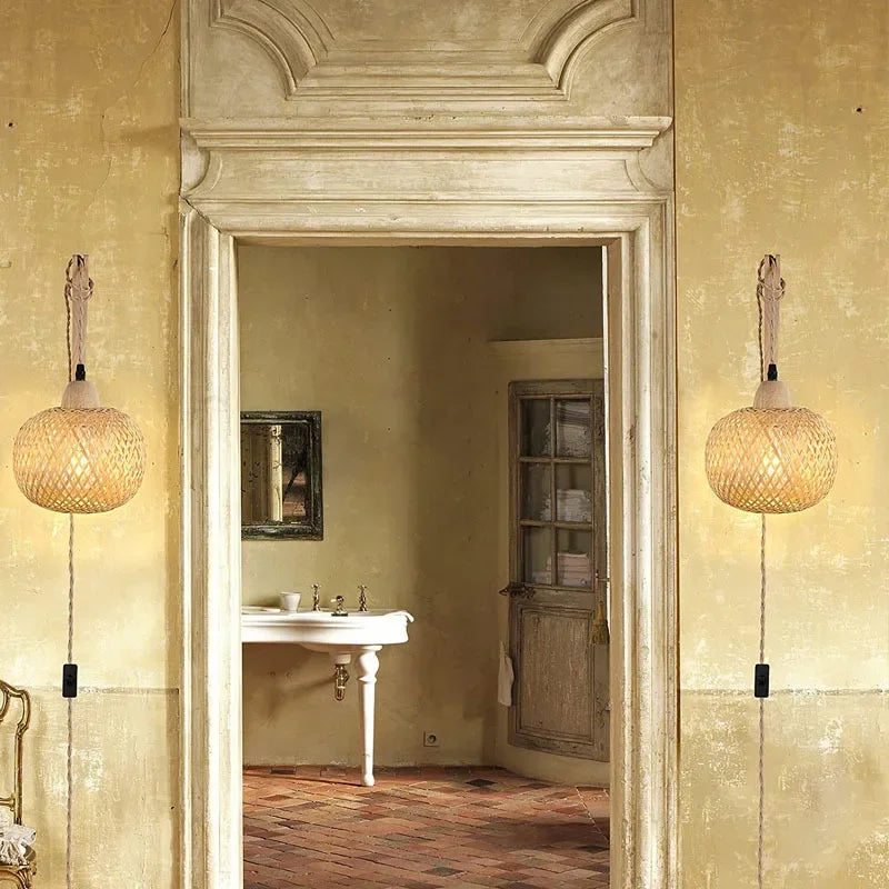 Lampe Murale Lanterne en Bambou Rotin Naturel Osier E27 Lustres Abat-jour en Bambou Tressé Main Décoration de Chambre Appliques Murales
